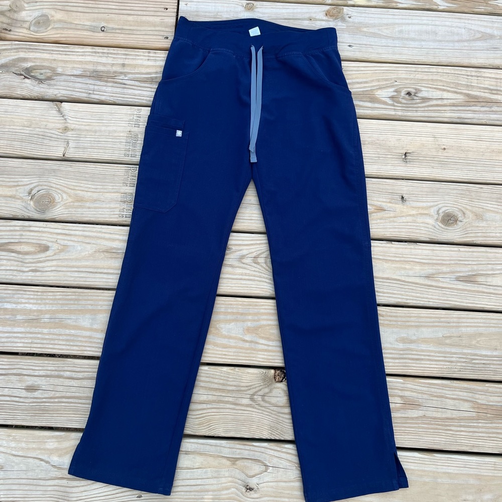Figs navy blue scrub bottoms size : SMALL TALL